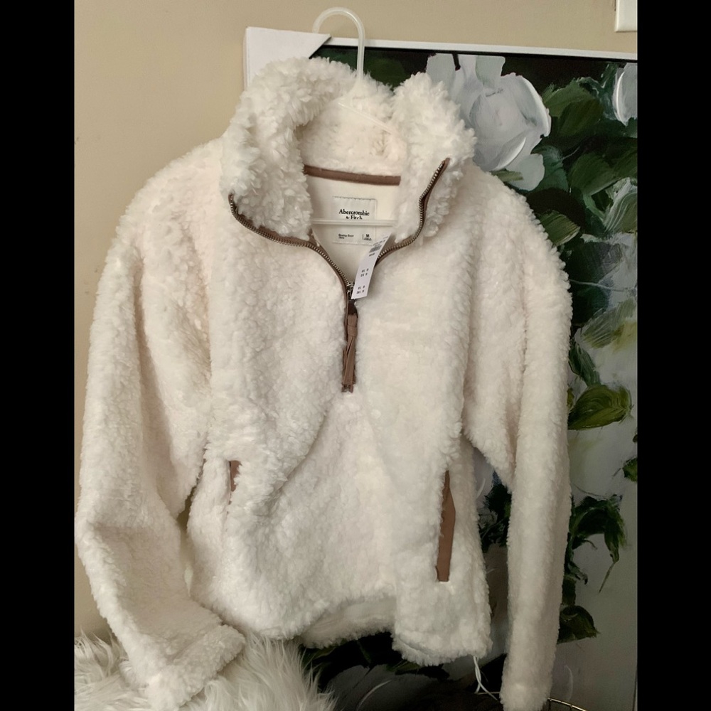 Abercrombie- Sherpa 1/4 Zip Pullover (new!)